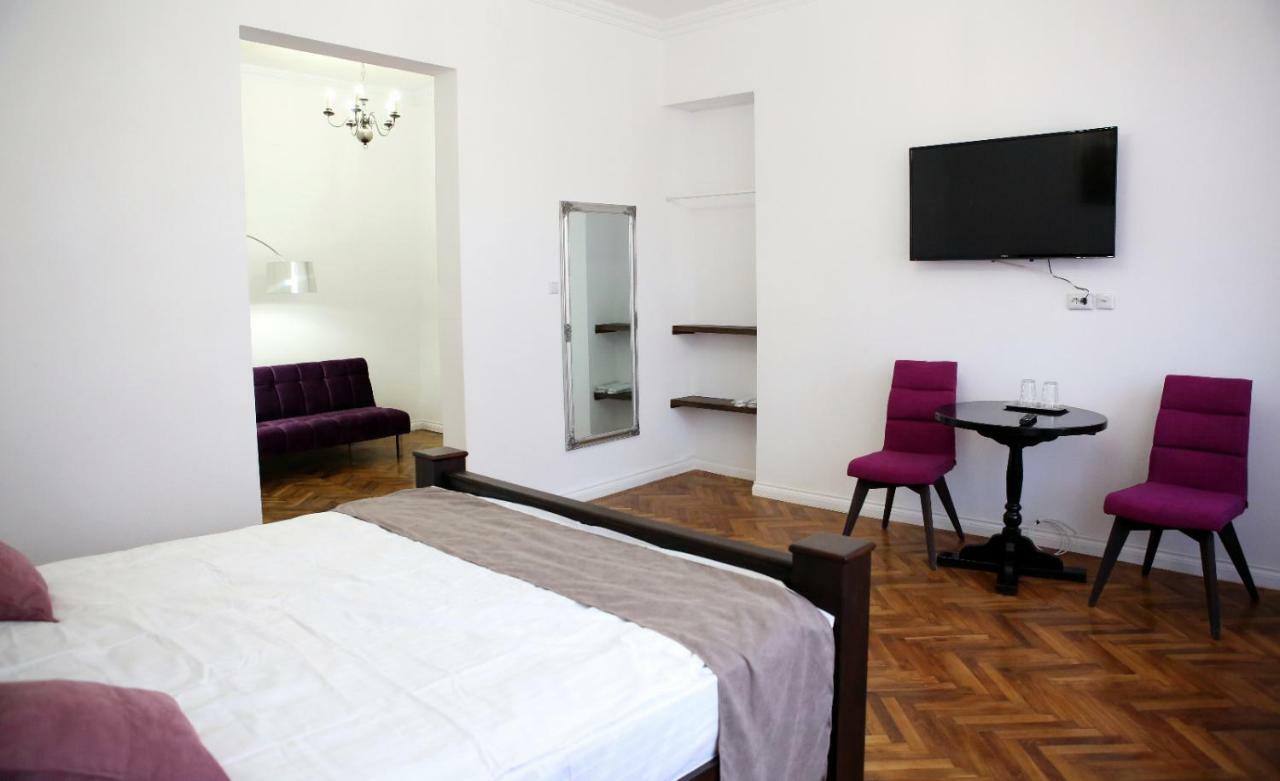 Aleea Teilor Hotel Câmpulung Buitenkant foto